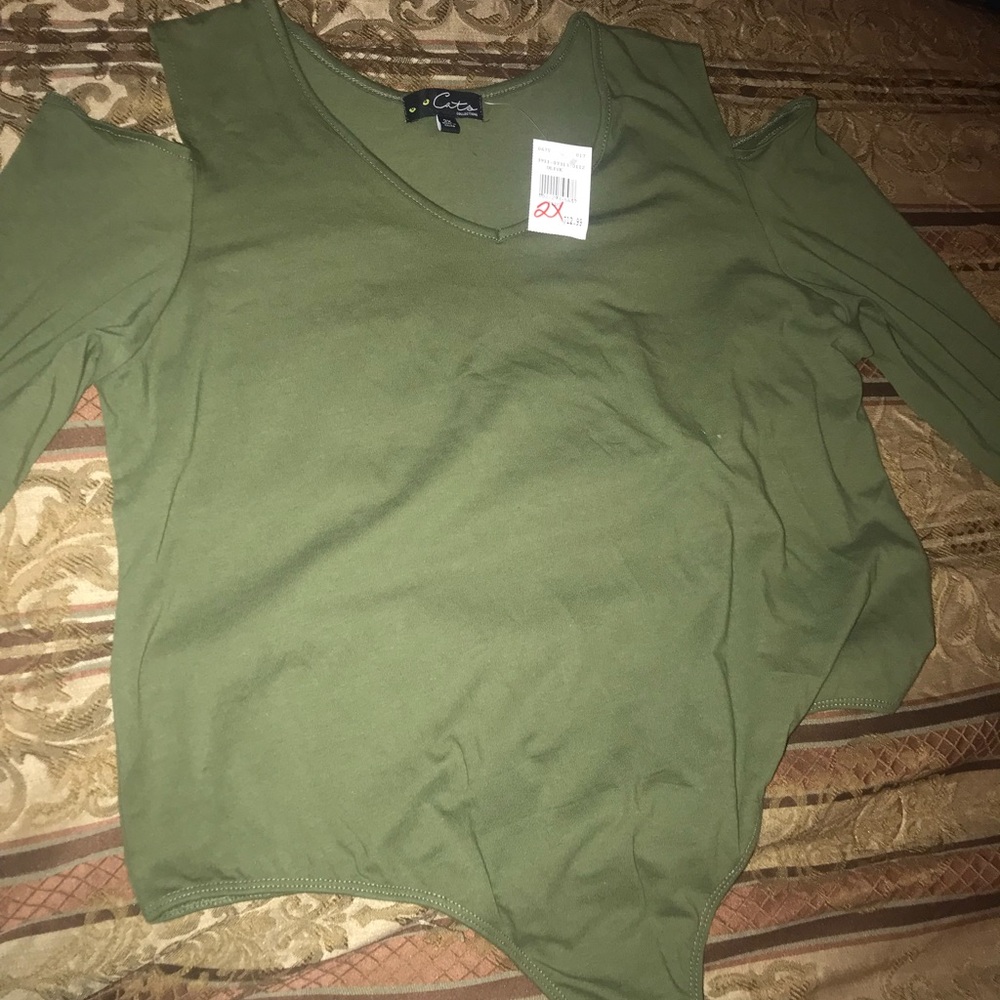 Plus size bodysuit with shoulder cut-outs